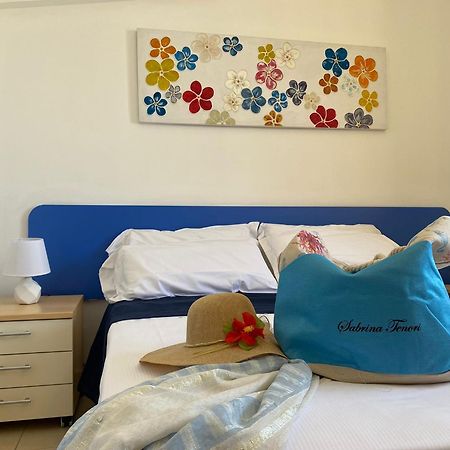 Casa Vacanze Il Giardino Dei Girasoli Marina di Ragusa Esterno foto
