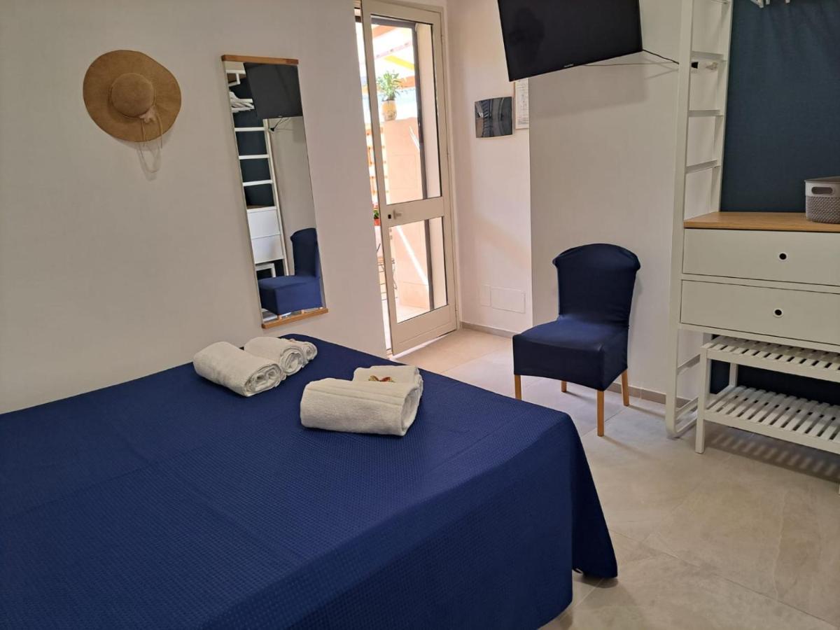 Casa Vacanze Il Giardino Dei Girasoli Marina di Ragusa Esterno foto