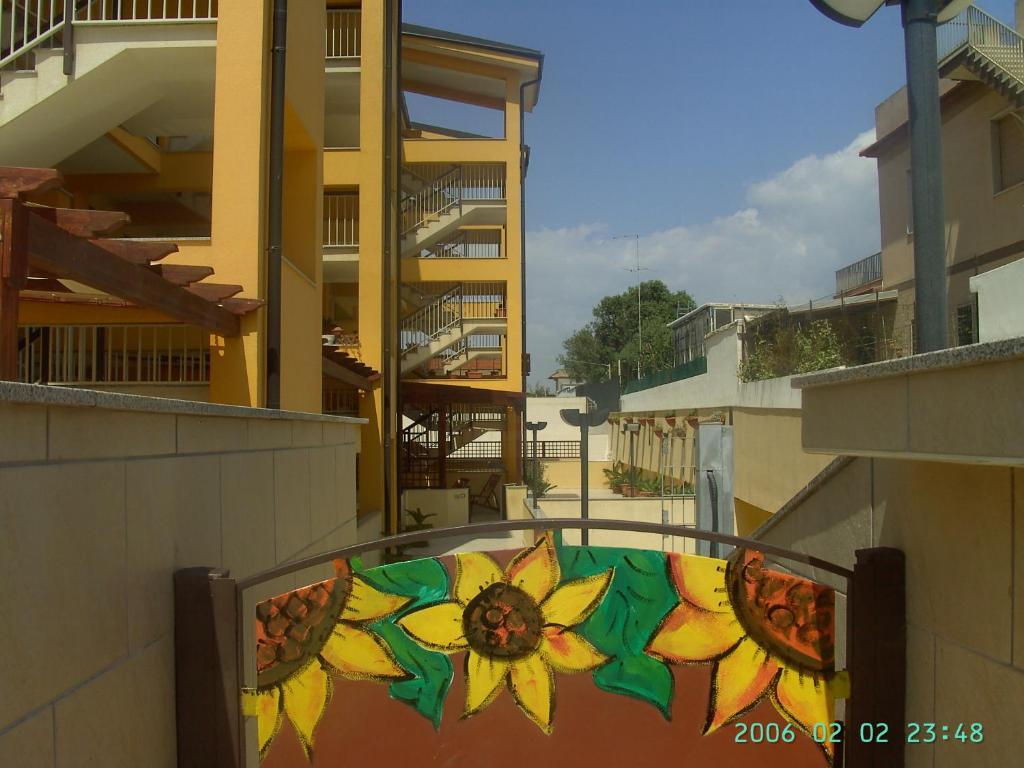 Casa Vacanze Il Giardino Dei Girasoli Marina di Ragusa Esterno foto